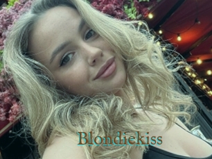 Blondiekiss