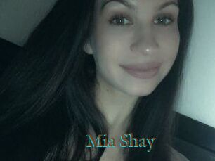 Mia_Shay