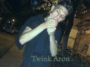 Twink_Aron